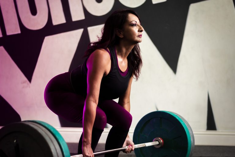 Aneela Rose powerlifting